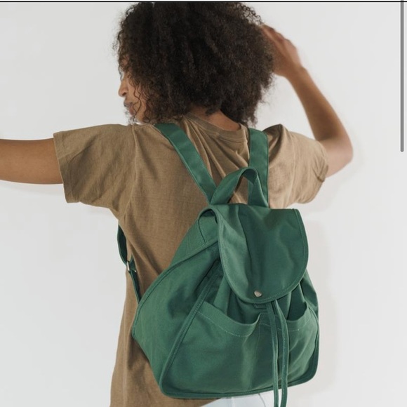 BAGGU Handbags - Baggu Backpack